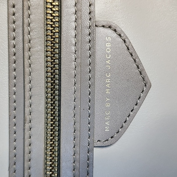 Marc by Marc Jacob's Handbag - Picture 2 of 8